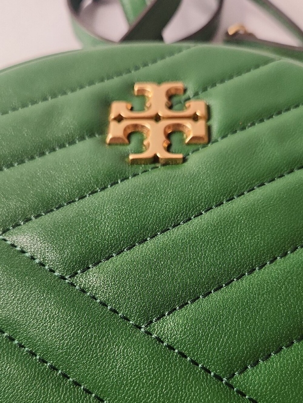 Tory Burch Kira Chevron Green Quilted Leather Circle Crossbody Bag - Picture 6 of 12